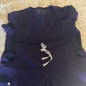 Figs Women's Deep Purple/ Grape  Scrubs size L